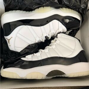 Jordan 11 white metallic gold black womens size 8 men’s 6.5 never worn